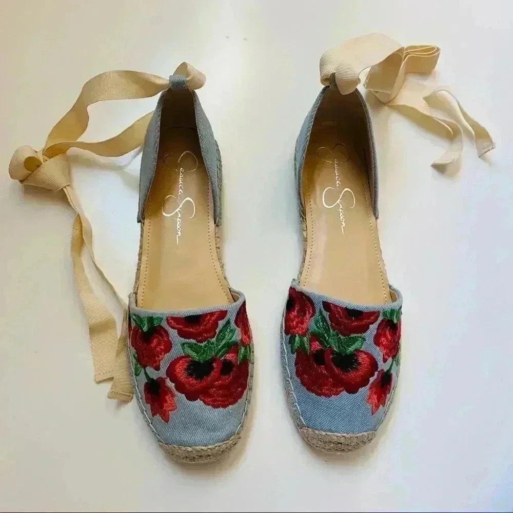 NWOT Jessica Simpson Fippo Floral Espadrilles